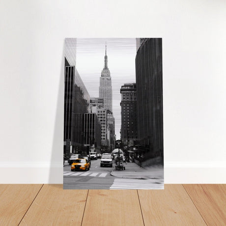 Manhattan Moments - Empire State Tower and Yellow Cab - Brushed Aluminum Print - 40x60 cm / 16x24″ - 